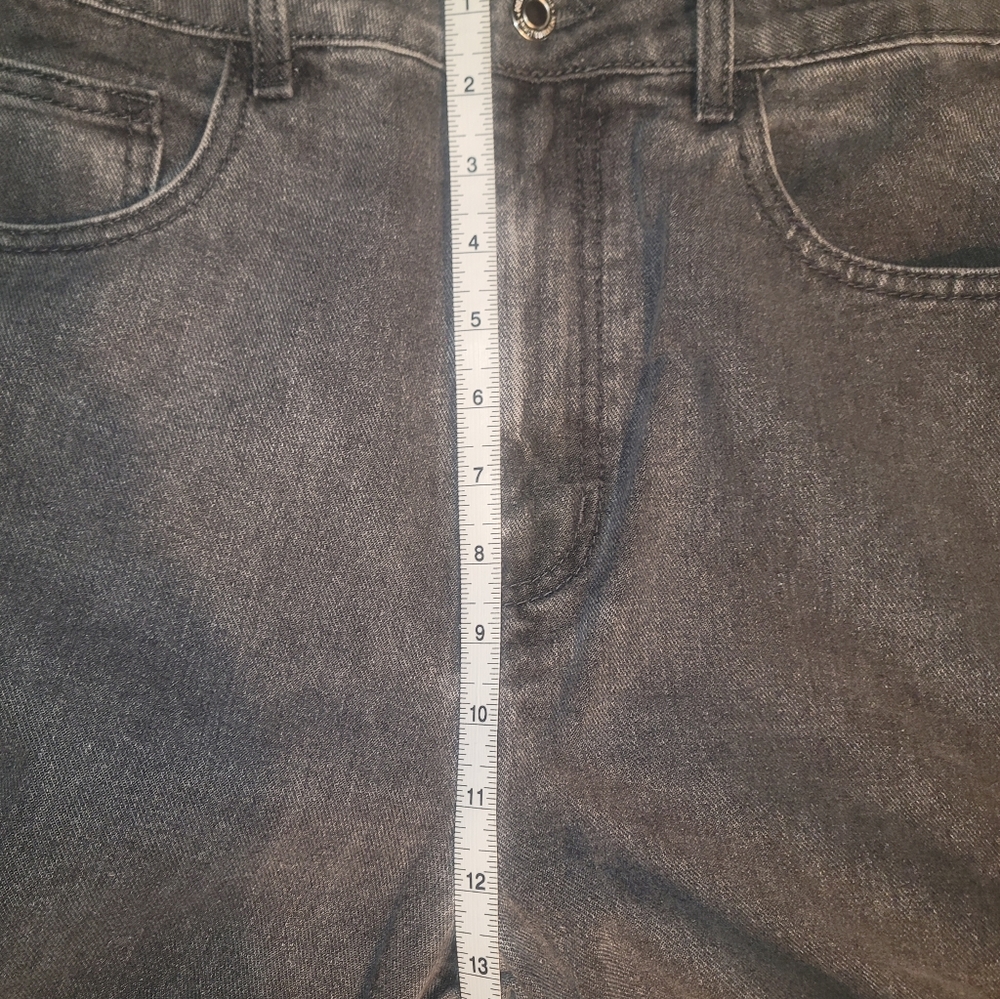 NWT PrettyLittleThing Washed Grey Denim Jeans - Picture 5 of 8